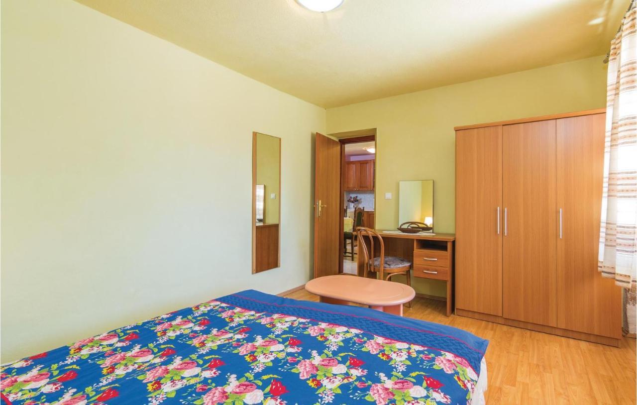 Pet Friendly Apartment In Porec With Wifi Eksteriør bilde